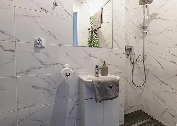 Andrzejczyk - Kamienica Przy Swietojanskiej *